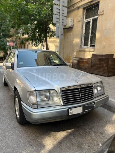 Mercedes E 220 1994, 496,000 km - 2.2 l - Bakı