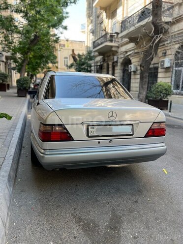 Mercedes E 220 1994, 496,000 km - 2.2 l - Bakı