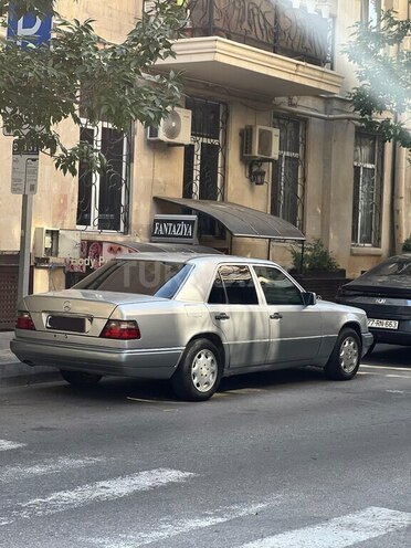 Mercedes E 220 1994, 496,000 km - 2.2 l - Bakı