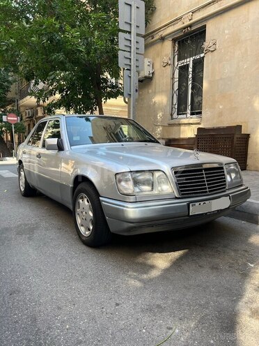 Mercedes E 220 1994, 496,000 km - 2.2 l - Bakı