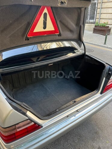 Mercedes E 220 1994, 496,000 km - 2.2 l - Bakı