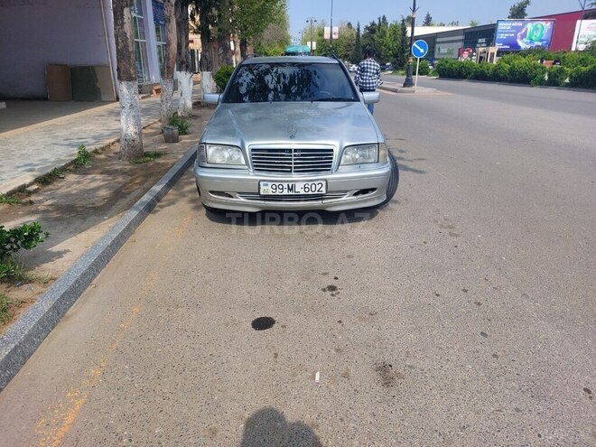Mercedes C 200 1999, 123,456 km - 2.0 l - Qazax