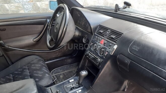 Mercedes C 200 1999, 123,456 km - 2.0 l - Qazax