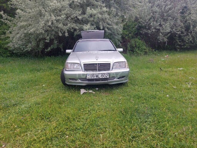 Mercedes C 200 1999, 123,456 km - 2.0 l - Qazax