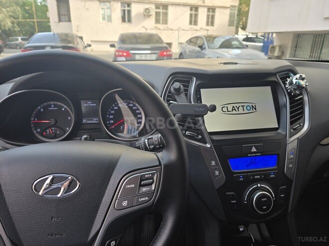 Hyundai Santa Fe-13