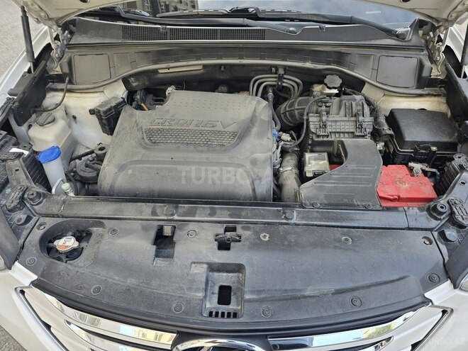 Hyundai Santa Fe-15