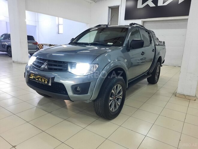 Mitsubishi L200-2