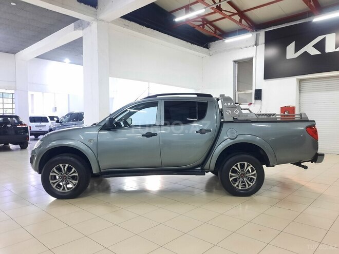 Mitsubishi L200-4