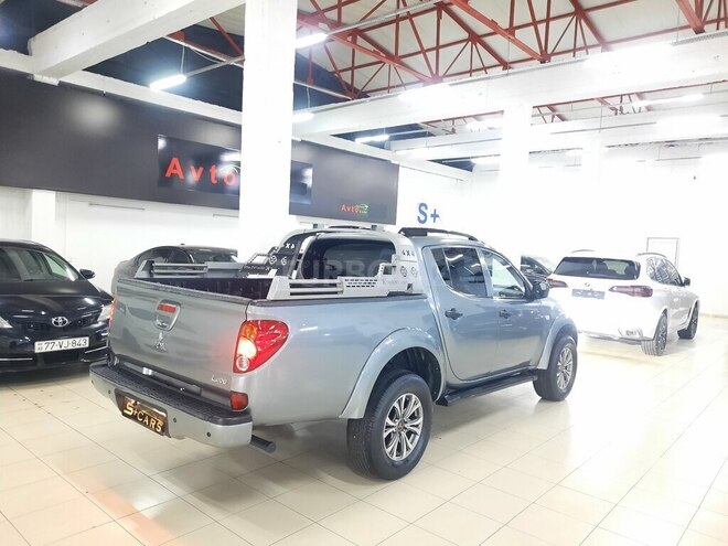Mitsubishi L200-7