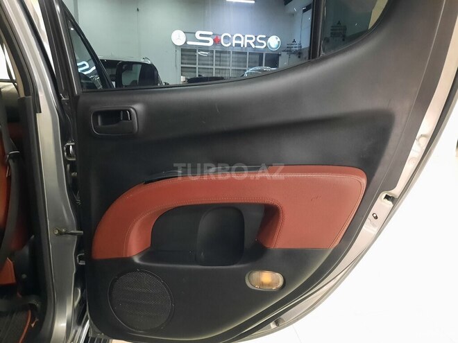 Mitsubishi L200-13