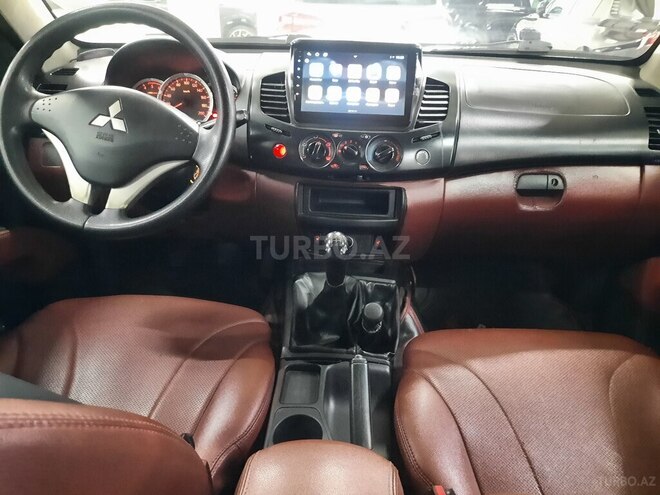 Mitsubishi L200-14