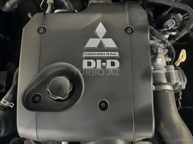 Mitsubishi L200-20