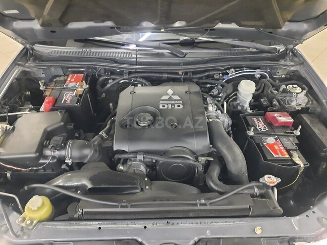 Mitsubishi L200-22