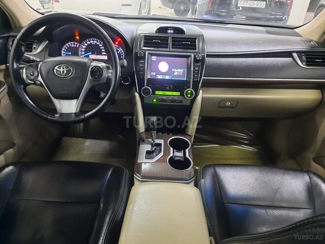 Toyota Camry-11