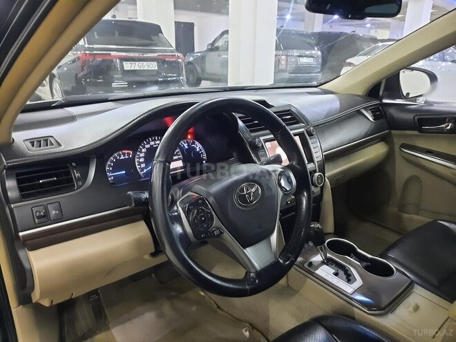Toyota Camry-16
