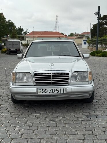 Mercedes E 220 1995, 330,235 km - 2.2 l - Bakı