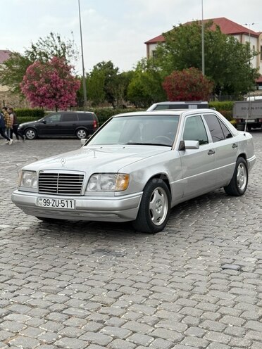Mercedes E 220 1995, 330,235 km - 2.2 l - Bakı