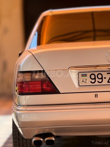 Mercedes E 220 1995, 330,235 km - 2.2 l - Bakı