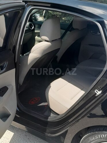 Kia Forte-13