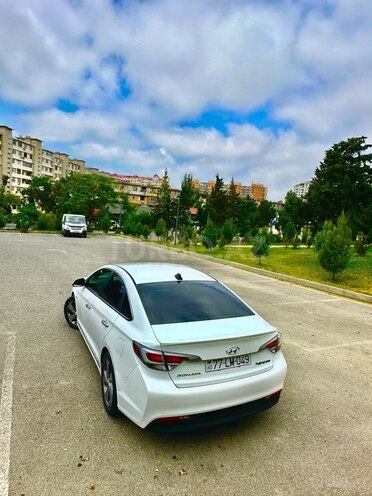 Hyundai Sonata-4