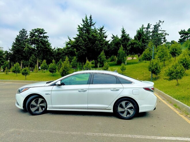 Hyundai Sonata-5