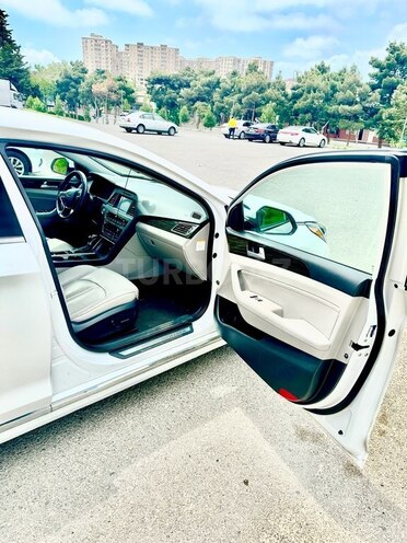 Hyundai Sonata-20