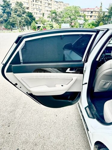 Hyundai Sonata-15