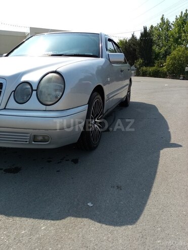 Mercedes E 240 1998, 290,000 km - 2.4 l - Bakı