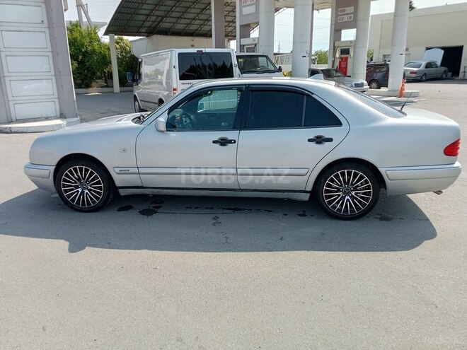 Mercedes E 240 1998, 290,000 km - 2.4 l - Bakı