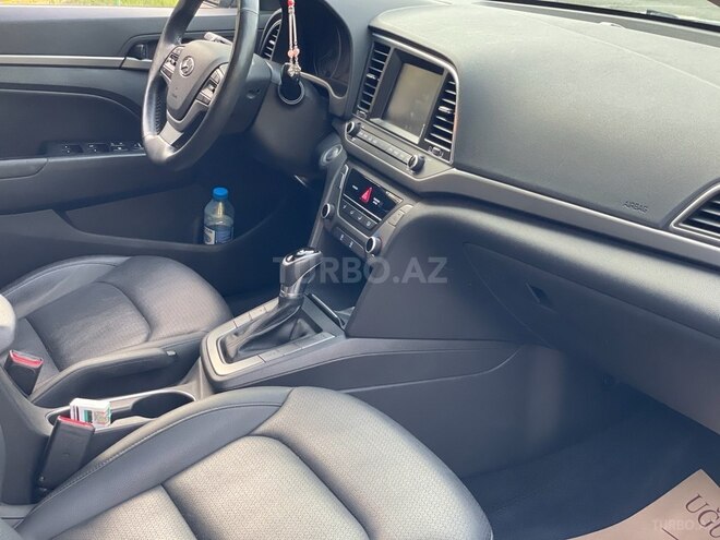 Hyundai Elantra 2016, 220,000 km - 1.6 л - Bakı