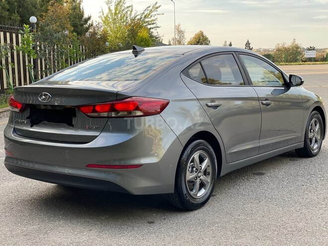 Hyundai Elantra 2016, 220,000 km - 1.6 л - Bakı