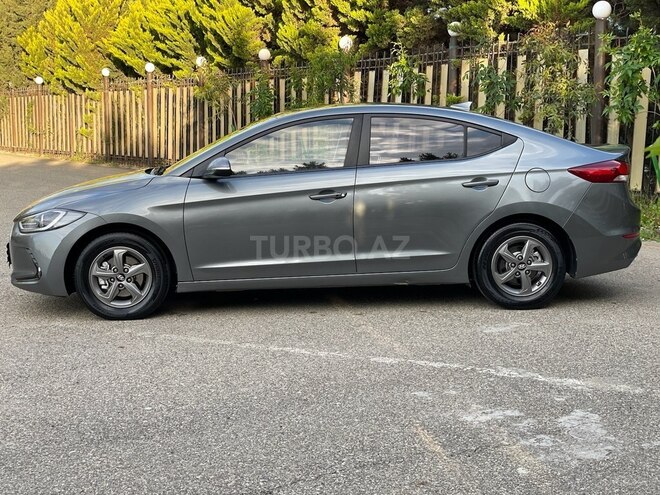 Hyundai Elantra 2016, 220,000 km - 1.6 л - Bakı