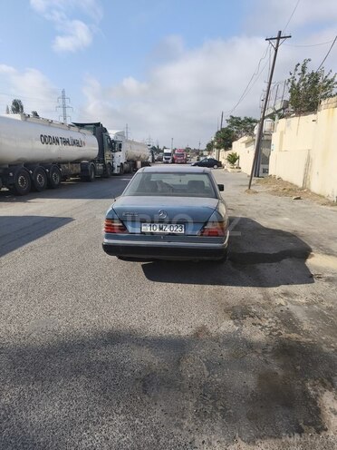Mercedes E 200 1990, 281,000 km - 2.0 l - Bakı