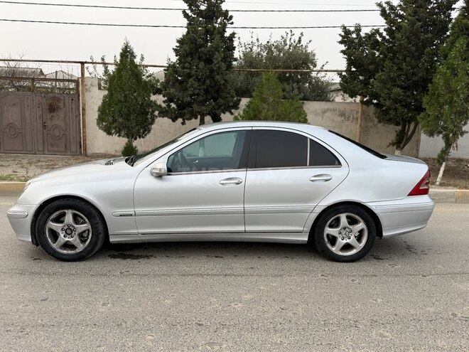 Mercedes C 240 2001, 220,000 km - 2.4 l - Bakı