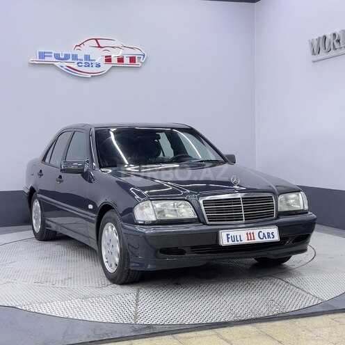 Mercedes C 200-1