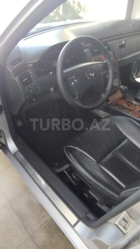 Mercedes E 240 1999, 264,000 km - 2.4 l - Bakı