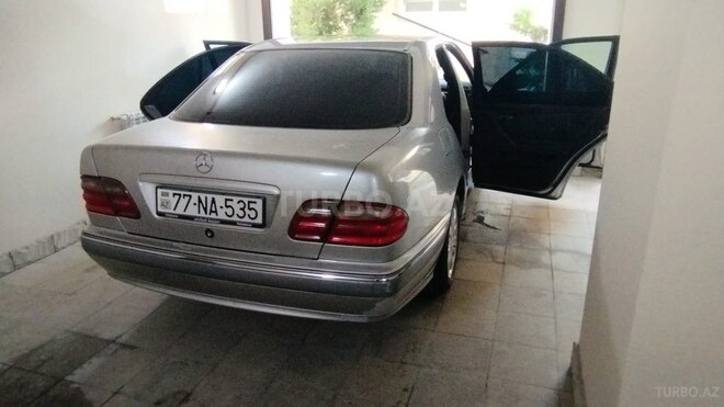 Mercedes E 240 1999, 264,000 km - 2.4 l - Bakı