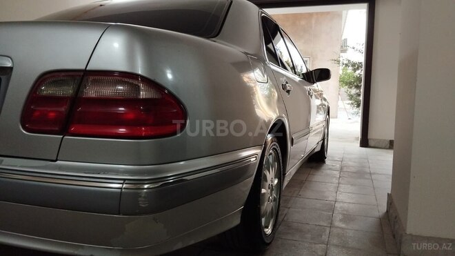 Mercedes E 240 1999, 264,000 km - 2.4 l - Bakı
