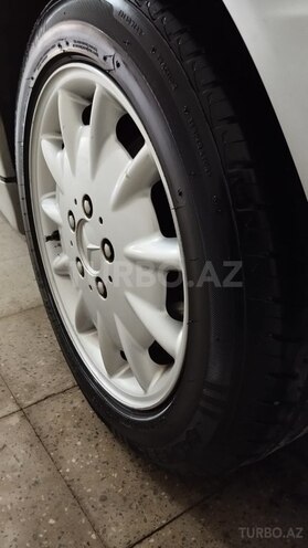 Mercedes E 240 1999, 264,000 km - 2.4 l - Bakı
