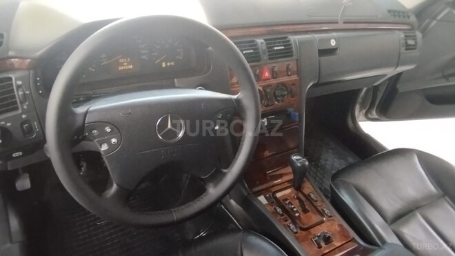 Mercedes E 240 1999, 264,000 km - 2.4 l - Bakı
