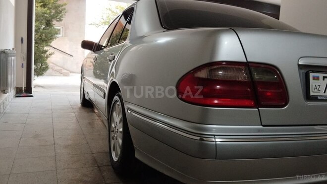 Mercedes E 240 1999, 264,000 km - 2.4 l - Bakı