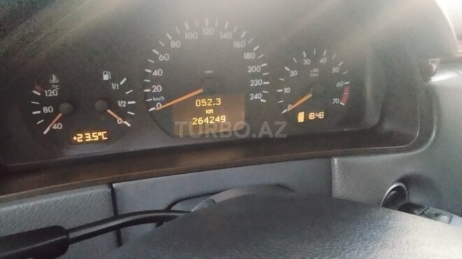 Mercedes E 240 1999, 264,000 km - 2.4 l - Bakı
