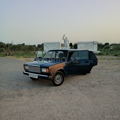 LADA (VAZ) 2107 2004, 94,410 km - 1.6 l - Salyan