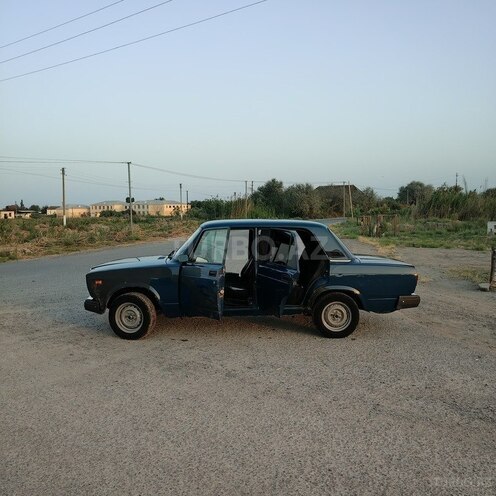 LADA (VAZ) 2107 2004, 94,410 km - 1.6 l - Salyan