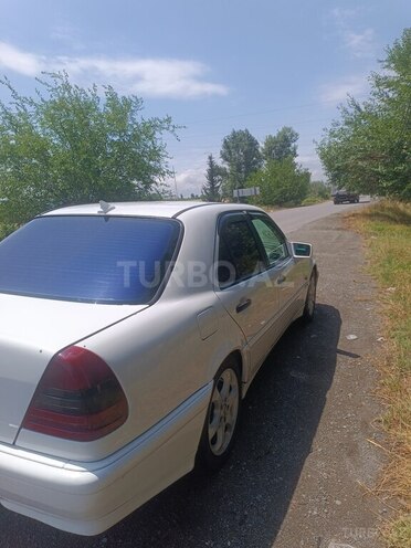Mercedes C 240 1997, 534,000 km - 2.4 l - Qazax