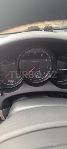 Porsche Cayenne-5