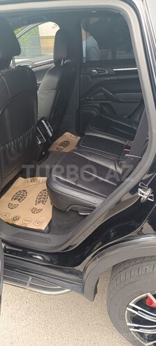 Porsche Cayenne-3