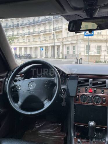 Mercedes E 220 d 2000, 317,000 km - 2.2 l - Bakı