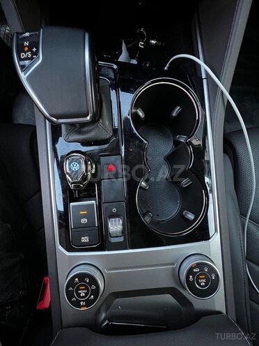 Volkswagen Touareg 2021, 68,000 km - 3.0 l - Bakı