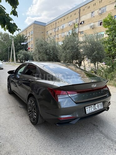 Hyundai Elantra 2023, 21,700 km - 2.0 л - Şirvan